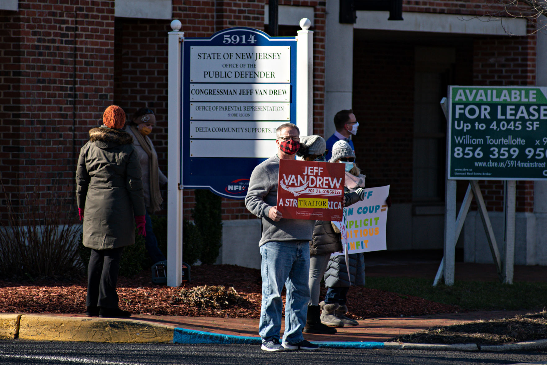 011021_nws_vandrewprotest